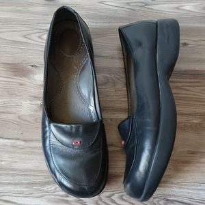 Dansko Desiree black leather loafers 42 (US 11.5/12)